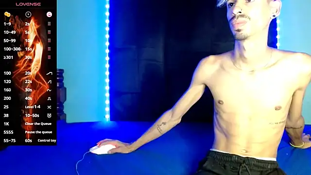 Snapshot of Alexx_1214 chatting on November 2025 08:25:02 PM Alexx 1214 online show from November 2025 08:25:02 PM