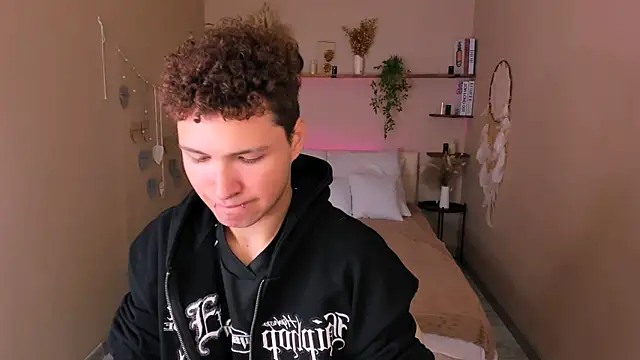 Snapshot of JonnyDarka chatting on October 2025 10:38:01 AM JonnyDarka online show from October 2025 10:38:01 AM