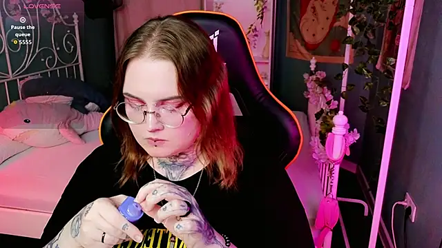 Alice Linger online show from September 2025 08:23:01 PM