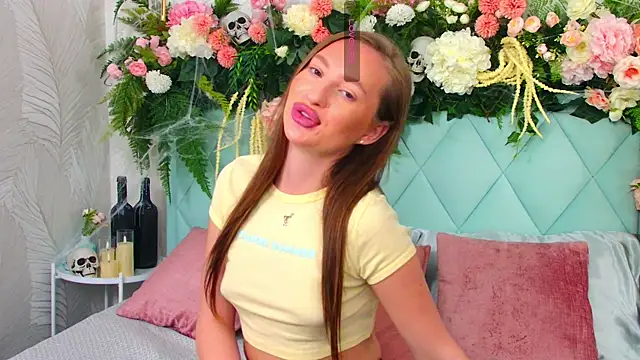 Miranda Scott online show from October 2025 05:13:02 PM