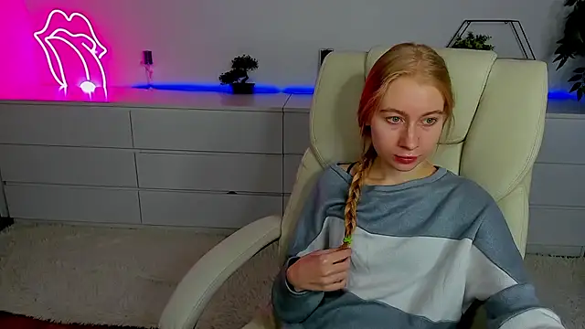 Alina Blonde online show from September 2025 05:33:02 AM