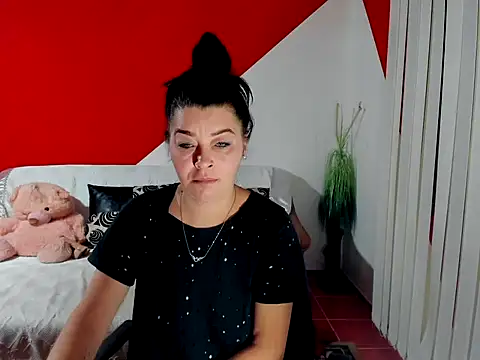 Soffy Skye online show from September 2025 03:32:02 AM