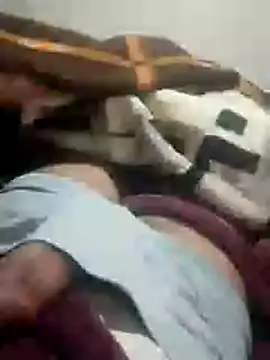 Snapshot of Freelly chatting on November 2025 06:08:02 AM Freelly online show from November 2025 06:08:02 AM