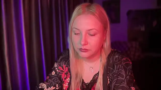 Snapshot of BikiHellena chatting on December 2025 04:50:02 AM BikiHellena online show from December 2025 04:50:02 AM