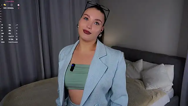 KristynSchwerin online show from September 2025 02:30:01 PM