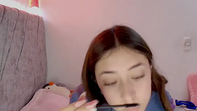 Snapshot of kimmy_vegga2 chatting on October 2025 12:27:01 PM kimmy vegga2 online show from October 2025 12:27:01 PM