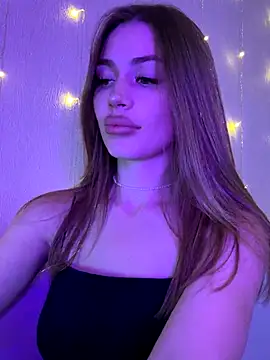 Elizabeth Tay online show from November 2025 05:36:02 PM