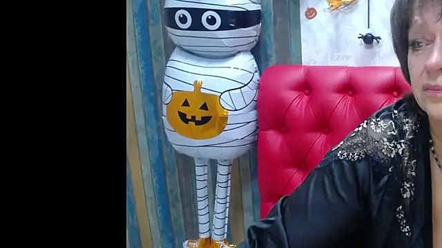 Snapshot of MaltaFora chatting on November 2025 12:04:01 PM MaltaFora online show from November 2025 12:04:01 PM