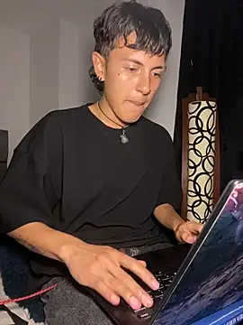 NaytonFreeman online show from October 2025 12:19:01 AM