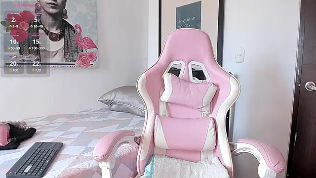 Lhia  online show from October 2025 06:05:02 PM