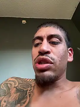 Snapshot of busnfatnutsLildee chatting on October 2025 10:23:02 PM busnfatnutsLildee online show from October 2025 10:23:02 PM