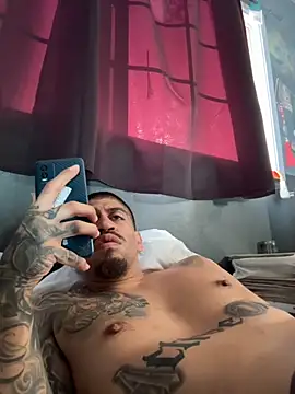 Snapshot of busnfatnutsLildee chatting on November 2025 05:13:02 PM busnfatnutsLildee online show from November 2025 05:13:02 PM