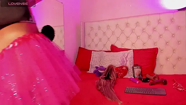 Snapshot of Maddy_BigCock chatting on October 2025 11:47:01 PM Maddy BigCock online show from October 2025 11:47:01 PM