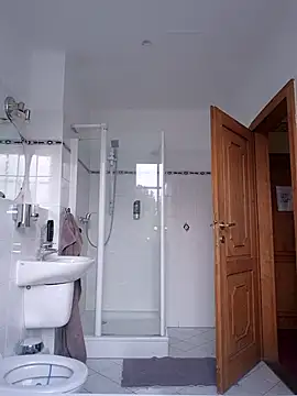 matzezsk online show from September 2025 04:34:01 PM