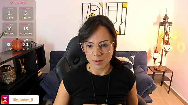 Lyliboomm online show from October 2025 09:46:01 PM