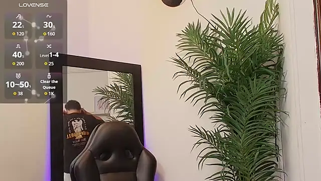 Snapshot of SALVATORE_MULLER1 chatting on October 2025 09:00:02 PM SALVATORE MULLER1 online show from October 2025 09:00:02 PM