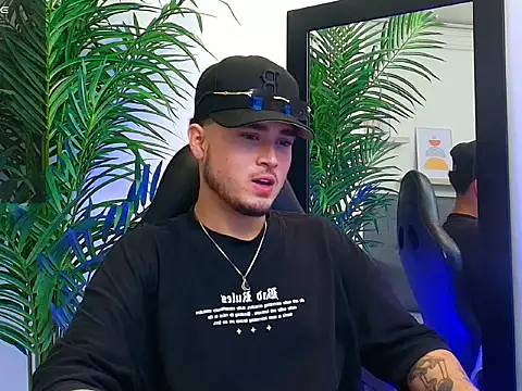 Snapshot of SALVATORE_MULLER1 chatting on October 2025 10:41:01 PM SALVATORE MULLER1 online show from October 2025 10:41:01 PM