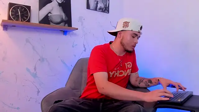 Snapshot of SALVATORE_MULLER1 chatting on October 2025 01:39:02 AM SALVATORE MULLER1 online show from October 2025 01:39:02 AM