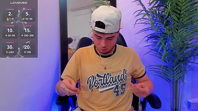 Snapshot of SALVATORE_MULLER1 chatting on October 2025 11:33:02 AM SALVATORE MULLER1 online show from October 2025 11:33:02 AM