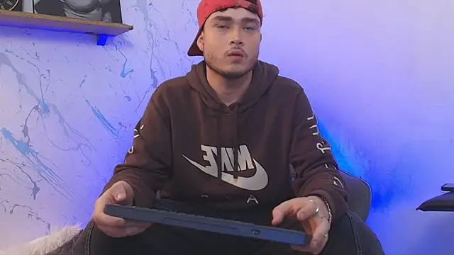 Snapshot of SALVATORE_MULLER1 chatting on October 2025 01:57:01 AM SALVATORE MULLER1 online show from October 2025 01:57:01 AM