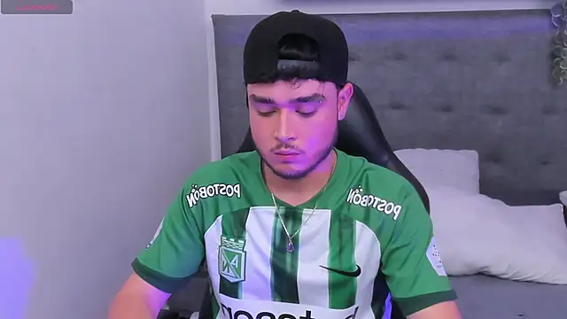 Snapshot of SALVATORE_MULLER1 chatting on November 2025 01:50:02 AM SALVATORE MULLER1 online show from November 2025 01:50:02 AM