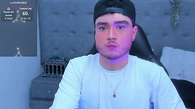 Snapshot of SALVATORE_MULLER1 chatting on November 2025 02:21:02 AM SALVATORE MULLER1 online show from November 2025 02:21:02 AM