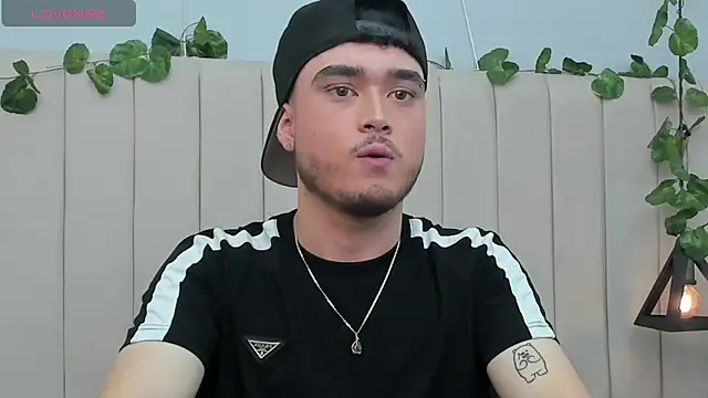 Snapshot of SALVATORE_MULLER1 chatting on November 2025 12:32:02 AM SALVATORE MULLER1 online show from November 2025 12:32:02 AM