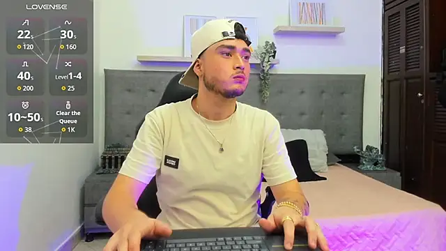 Snapshot of SALVATORE_MULLER1 chatting on November 2025 09:37:02 PM SALVATORE MULLER1 online show from November 2025 09:37:02 PM