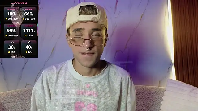 sweetsanti online show from September 2025 07:46:02 AM