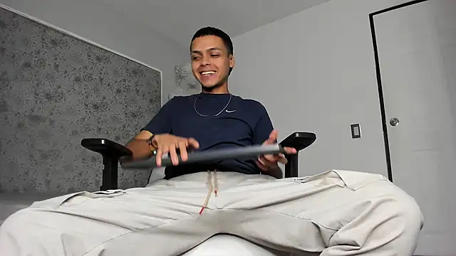 JhonXOXO  online show from September 2025 09:48:02 PM