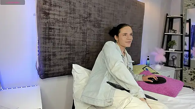 rhianna-coral online show from September 2025 03:20:01 AM