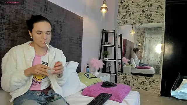 rhianna-coral online show from September 2025 03:10:01 AM
