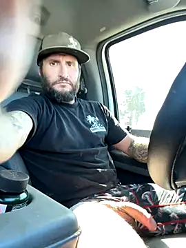 Snapshot of skip69xxx chatting on September 2025 09:42:02 PM skip69xxx online show from September 2025 09:42:02 PM