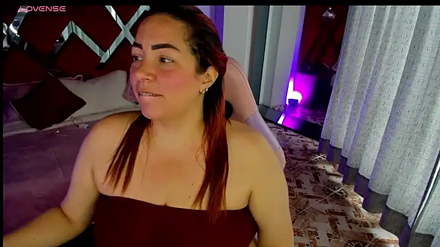 alexiaystive3 online show from October 2025 03:56:02 PM