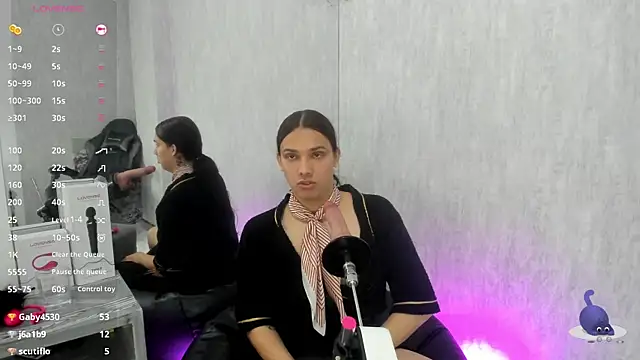 Snapshot of Almaazz chatting on October 2025 07:58:01 AM Almaazz online show from October 2025 07:58:01 AM