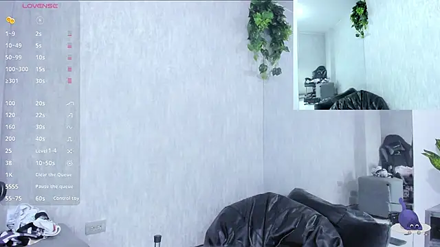 Snapshot of Almaazz chatting on October 2025 07:49:01 PM Almaazz online show from October 2025 07:49:01 PM