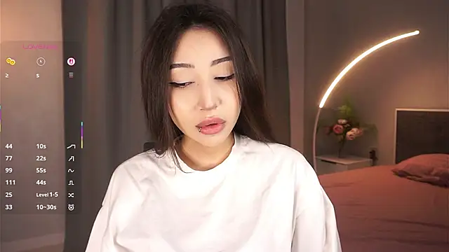 EleonorSimmes online show from September 2025 05:37:01 PM