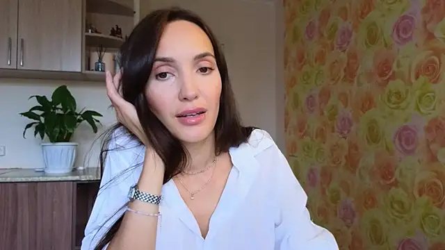 Snapshot of Lillian-Clark chatting on October 2025 10:58:02 AM Lillian-Clark online show from October 2025 10:58:02 AM