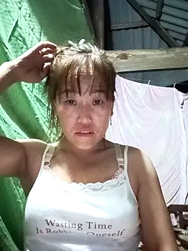 Vuong x online show from October 2025 02:38:01 PM