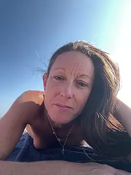 Kristinatreize online show from October 2025 09:41:01 AM