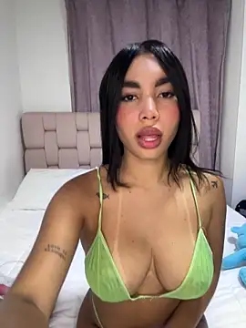 Snapshot of karolaalcendra chatting on September 2025 11:21:01 PM karolaalcendra online show from September 2025 11:21:01 PM