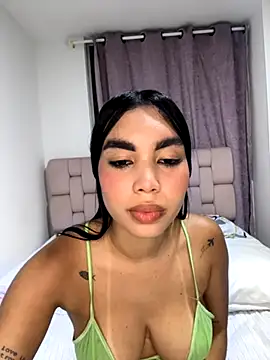 Snapshot of karolaalcendra chatting on October 2025 04:15:01 AM karolaalcendra online show from October 2025 04:15:01 AM