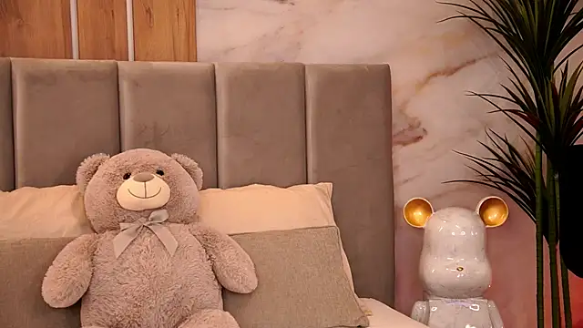 ZaraCapri online show from October 2025 07:30:02 AM