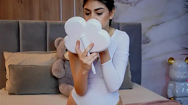 ZaraCapri online show from November 2025 07:50:01 AM