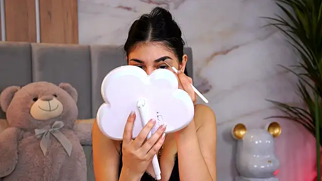 ZaraCapri online show from November 2025 08:02:02 AM