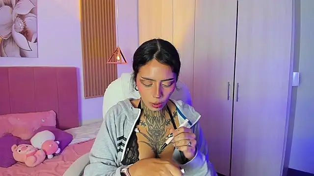 KoraRousee online show from September 2025 01:05:01 PM