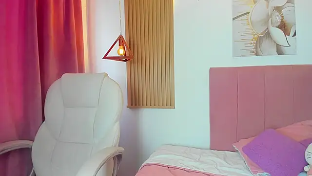 KoraRousee online show from October 2025 12:59:02 PM