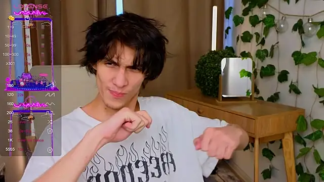 Snapshot of va1ora chatting on September 2025 12:20:01 PM va1ora online show from September 2025 12:20:01 PM