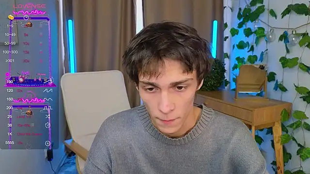 Snapshot of va1ora chatting on October 2025 12:14:02 PM va1ora online show from October 2025 12:14:02 PM