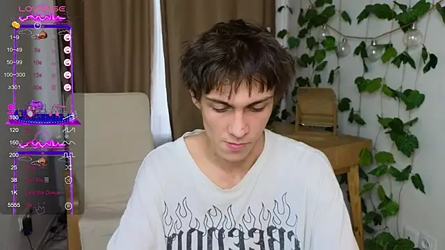 Snapshot of va1ora chatting on October 2025 12:26:01 PM va1ora online show from October 2025 12:26:01 PM